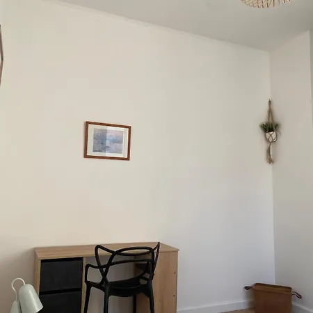 Petit Appartement Avec Terrasse Proche Arene דירה נים