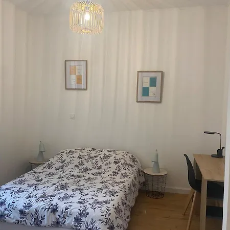 Petit Appartement Avec Terrasse Proche Arene Apartman Nîmes